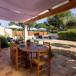 La Grande Auguière, Familiale Et Spacieuse Au Cœur Du Vignoble Et à 300m De La Hyères