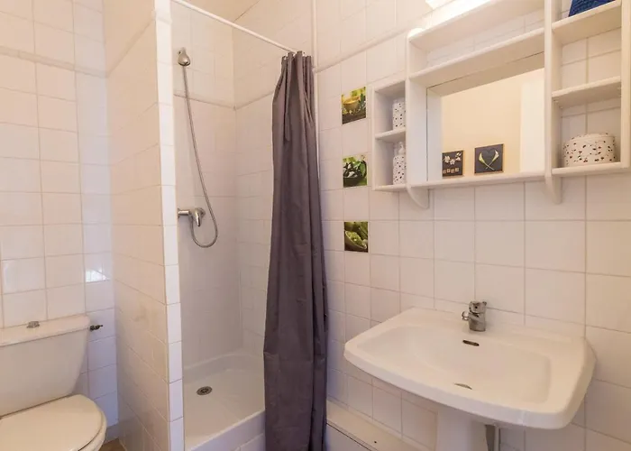 La Grande Auguière, Familiale Et Spacieuse Au Cœur Du Vignoble Et à 300m De La * Hyères