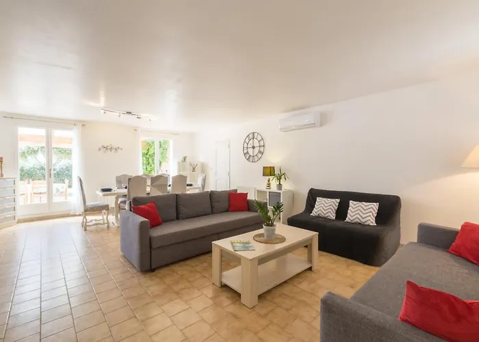 La Grande Auguière, Familiale Et Spacieuse Au Cœur Du Vignoble Et à 300m De La