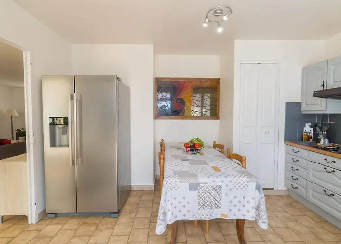 La Grande Auguière, Familiale Et Spacieuse Au Cœur Du Vignoble Et à 300m De La