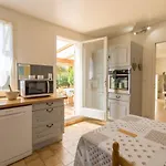 Villa La Grande Auguiere, Familiale Et Spacieuse Au Coeur Du Vignoble Et A 300m De La Hyères