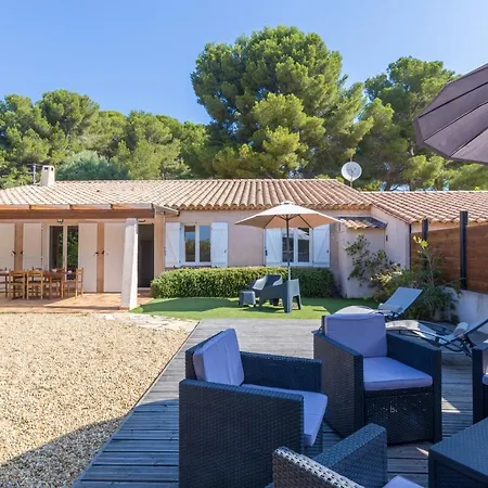 La Grande Auguiere, Familiale Et Spacieuse Au Coeur Du Vignoble Et A 300m De La * Hyères
