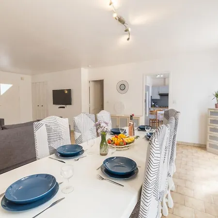 La Grande Auguiere, Familiale Et Spacieuse Au Coeur Du Vignoble Et A 300m De La Villa