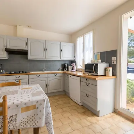 Villa La Grande Auguiere, Familiale Et Spacieuse Au Coeur Du Vignoble Et A 300m De La