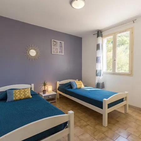 La Grande Auguiere, Familiale Et Spacieuse Au Coeur Du Vignoble Et A 300m De La Villa Hyères