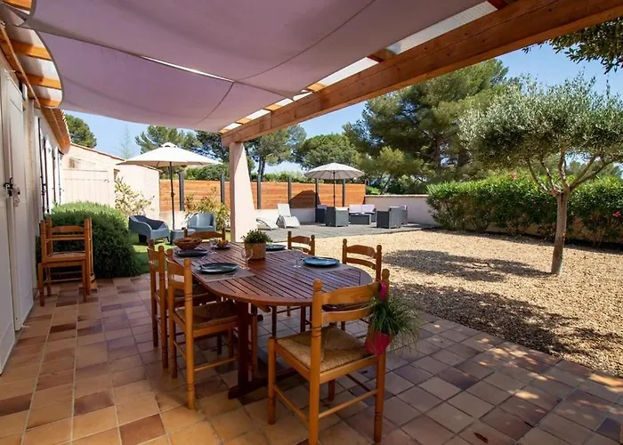 La Grande Auguiere, Familiale Et Spacieuse Au Coeur Du Vignoble Et A 300m De La Hyères