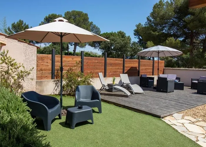 La Grande Auguiere, Familiale Et Spacieuse Au Coeur Du Vignoble Et A 300m De La Villa *