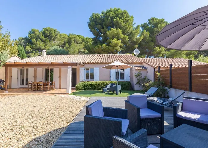 La Grande Auguiere, Familiale Et Spacieuse Au Coeur Du Vignoble Et A 300m De La * Hyères