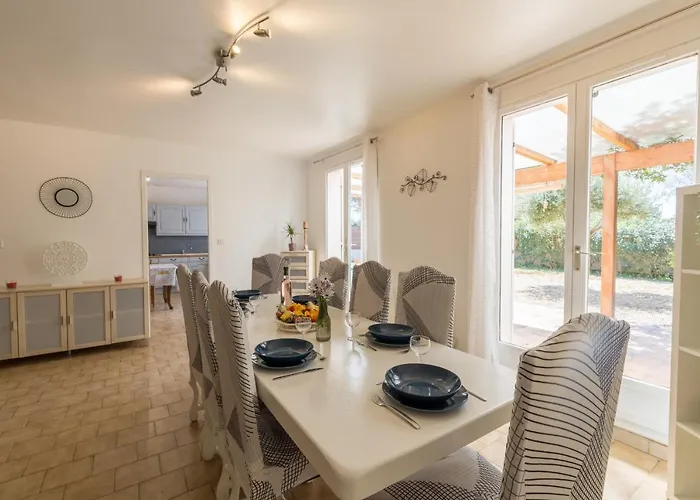 La Grande Auguiere, Familiale Et Spacieuse Au Coeur Du Vignoble Et A 300m De La * Hyères